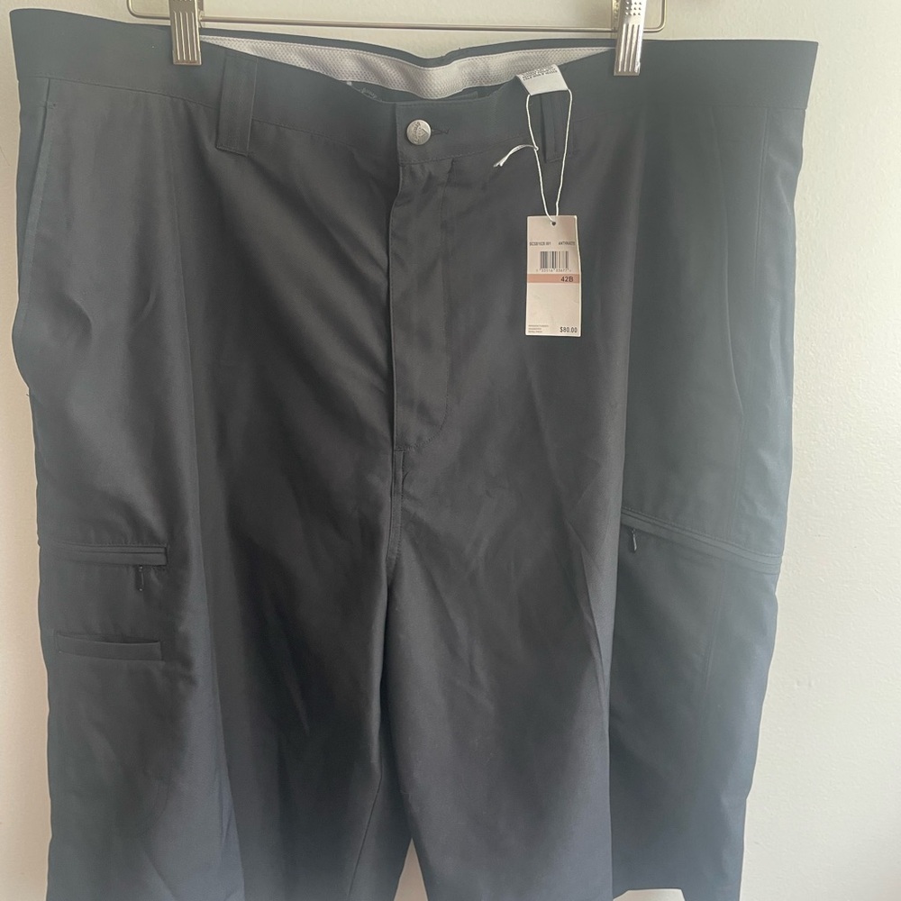 *NWT* Callaway Golf Shorts Men’s 42B Anthracite Black Zip Pockets *NWT*